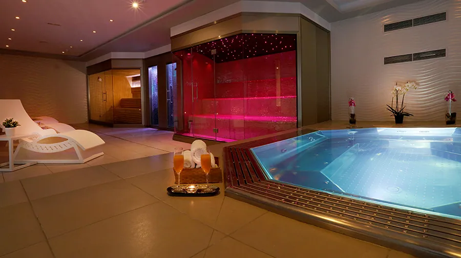 Jacuzzi y sauna